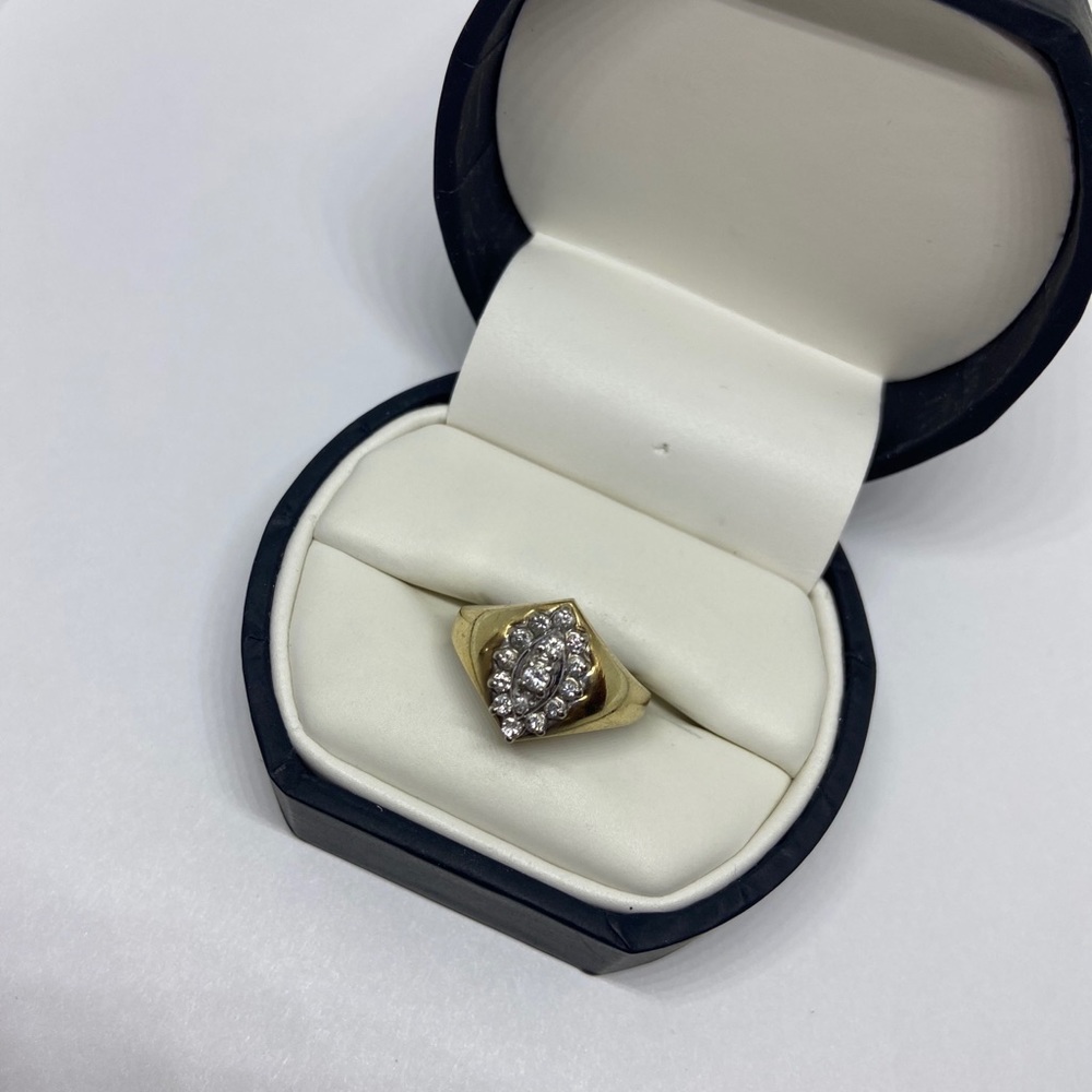 Solid 10kt Yellow Gold Diamond Ring - image 3